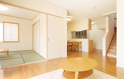 お仏壇の大きさ・材質の選び方は？